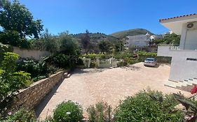 Sarsed Home, Sarande